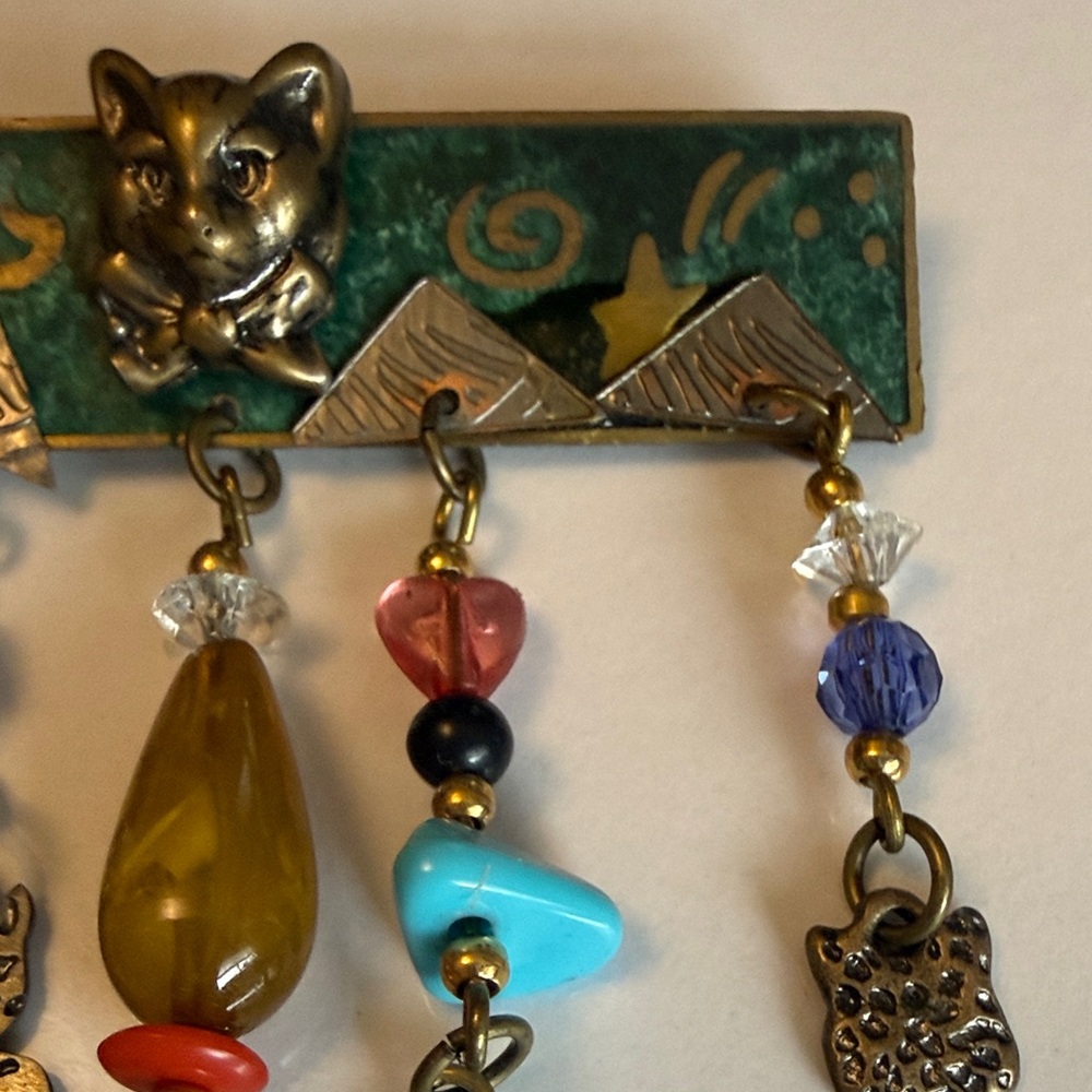 Artistic Cat Brooch with Colorful Charms - Picture 6 of 7